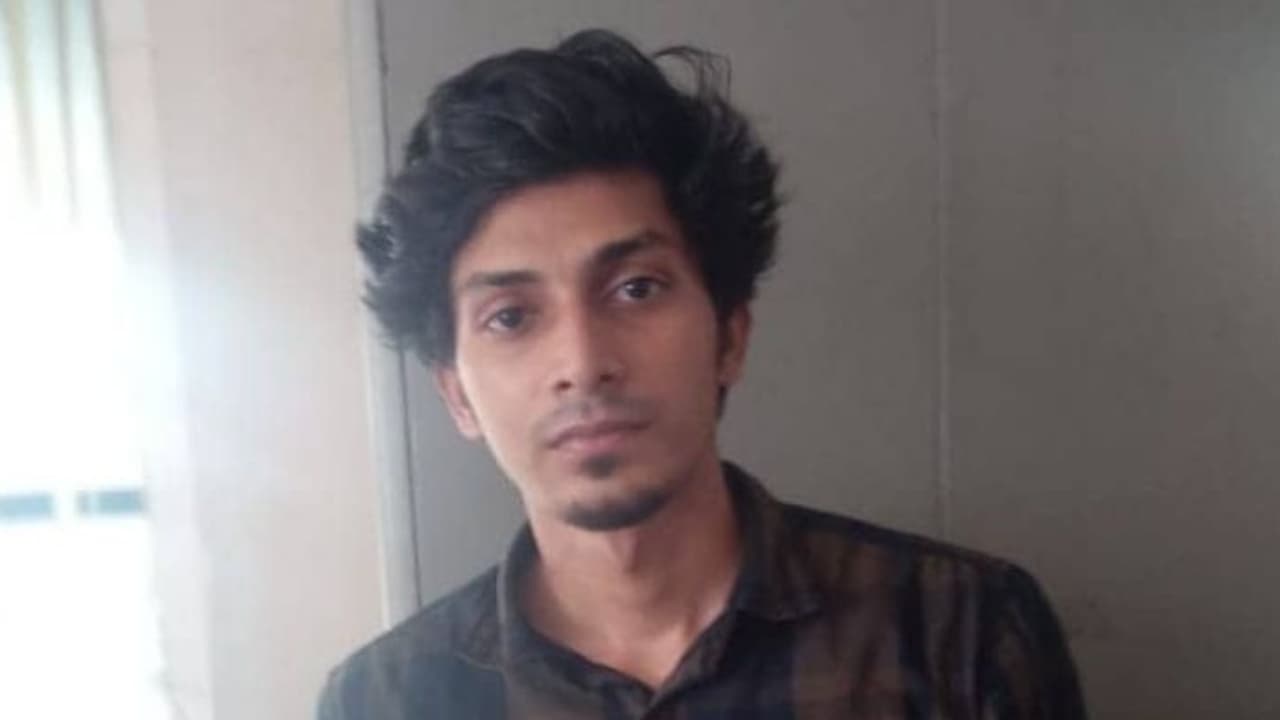 ഇന്സ്റ്റാഗ്രാമിലൂടെ നഗ്നദൃശ്യങ്ങള് പ്രചരിപ്പിച്ച യുവാവ് പിടിയില് ഇന്സ്റ്റാഗ്രാമിലൂടെ നഗ്നദൃശ്യങ്ങള് പ്രചരിപ്പിച്ച യുവാവ് പിടിയില്