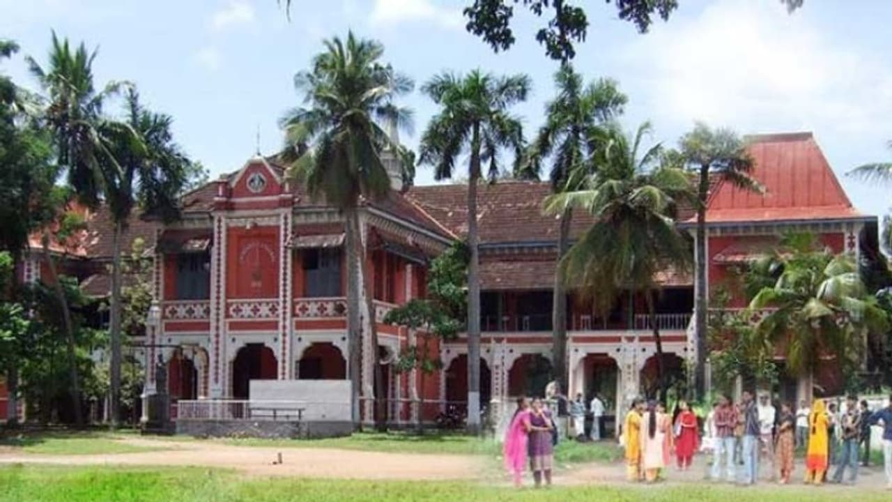 യൂണിവേഴ്സിറ്റി കോളജിൽ ആത്മഹത്യയ്ക്ക് ശ്രമിച്ച വിദ്യാർത്ഥിനിയുടെ മൊഴിയെടുത്തു