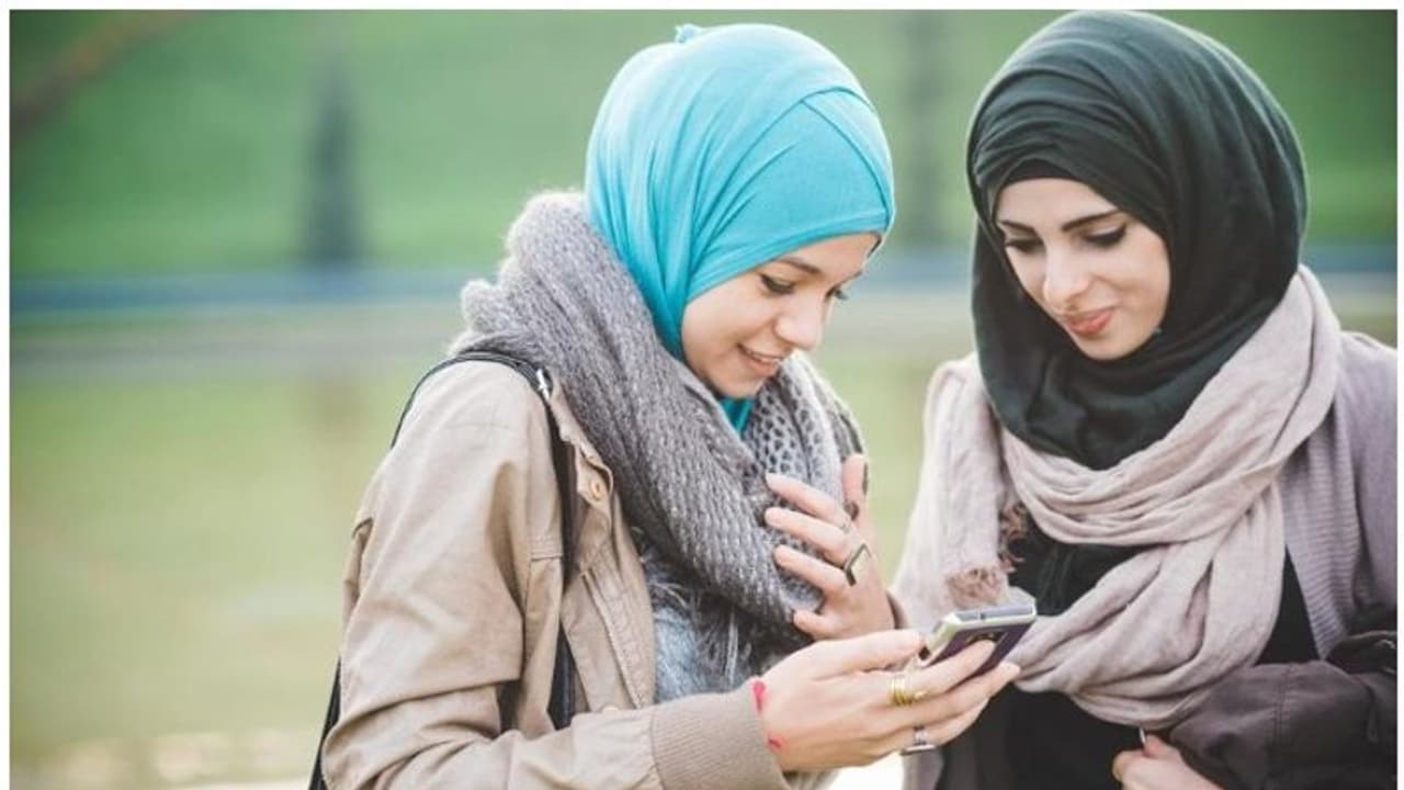 യുഎഇയിലെ 10 ജനപ്രിയ മൊബൈല് ആപ്ലിക്കേഷനുകള് ഇവയാണ് യുഎഇയിലെ 10 ജനപ്രിയ മൊബൈല് ആപ്ലിക്കേഷനുകള് ഇവയാണ്