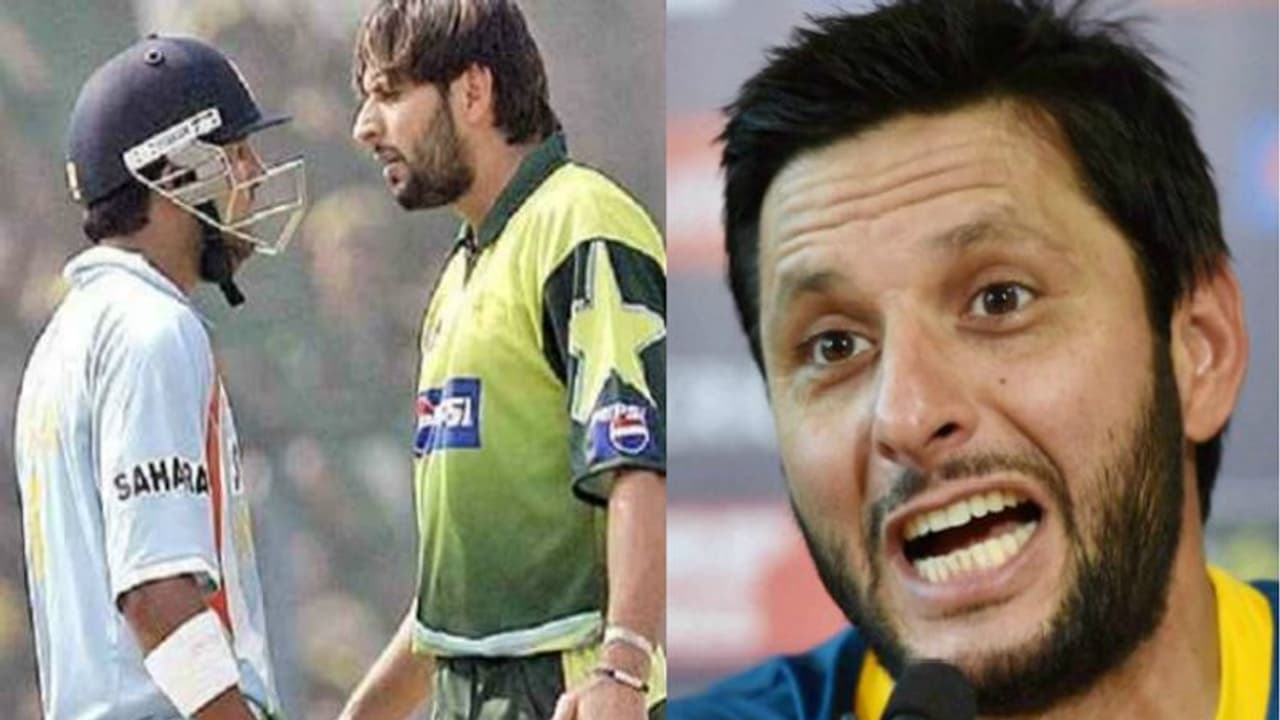 ഇന്ത്യ പാക് താരങ്ങൾ തമ്മിൽ സൗഹൃദം ബൗണ്ടറിക്ക് പുറത്ത് മതിയെന്ന് ഗംഭീർ, വായടപ്പിക്കുന്ന മറുപടിയുമായി അഫ്രീദി ഇന്ത്യ പാക് താരങ്ങൾ തമ്മിൽ സൗഹൃദം ബൗണ്ടറിക്ക് പുറത്ത് മതിയെന്ന് ഗംഭീർ, വായടപ്പിക്കുന്ന മറുപടിയുമായി അഫ്രീദി