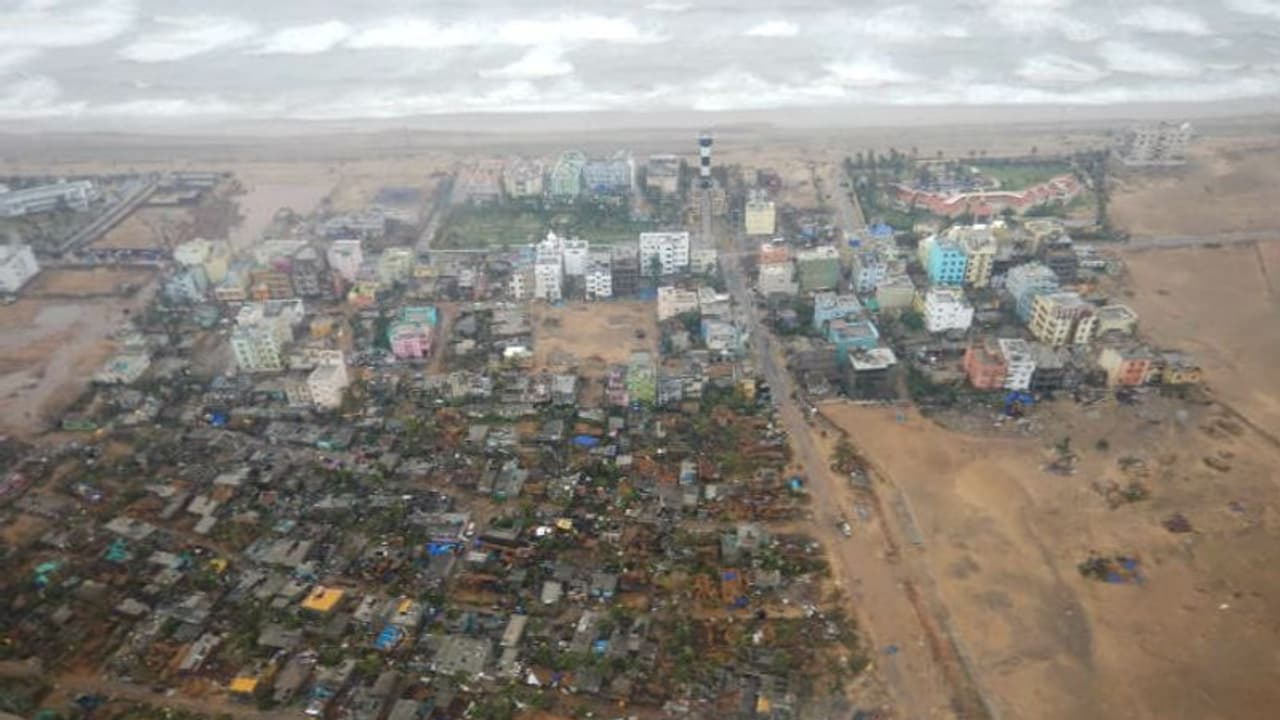 'ನೆರೆ ಸಮೀಕ್ಷಾ ವರದಿಯಲ್ಲಿನ ವ್ಯತ್ಯಾಸದಿಂದ ಪರಿಹಾರ ನೀಡುವಲ್ಲಿ ವಿಳಂಬ' 'ನೆರೆ ಸಮೀಕ್ಷಾ ವರದಿಯಲ್ಲಿನ ವ್ಯತ್ಯಾಸದಿಂದ ಪರಿಹಾರ ನೀಡುವಲ್ಲಿ ವಿಳಂಬ'