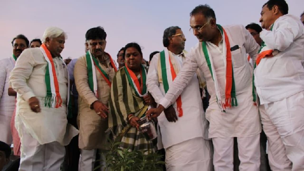 ಕುಂದಗೋಳ ಗೆಲುವಿಗೆ ಸಿದ್ದು, ಡಿಕೆಶಿ ಪಣ ಕುಂದಗೋಳ ಗೆಲುವಿಗೆ ಸಿದ್ದು, ಡಿಕೆಶಿ ಪಣ