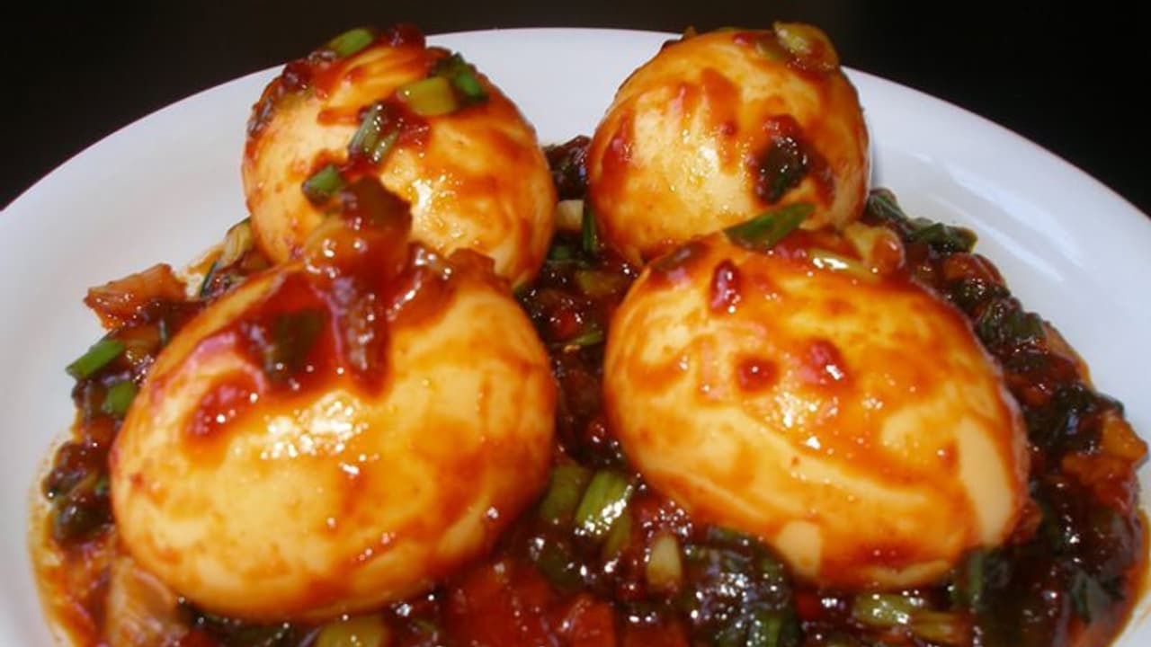 അടിപൊളി എഗ്ഗ് ചില്ലി തയ്യാറാക്കാം അടിപൊളി എഗ്ഗ് ചില്ലി തയ്യാറാക്കാം