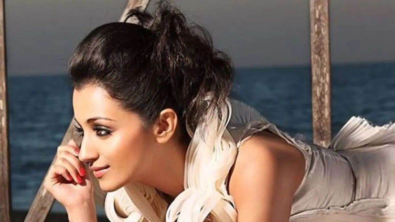 இறுக்கி அணைச்சி ஒரு உம்ம்ம்மா... த்ரிஷாவைத் திருமணம் செய்யத் துடிக்கும் நடிகை... இறுக்கி அணைச்சி ஒரு உம்ம்ம்மா... த்ரிஷாவைத் திருமணம் செய்யத் துடிக்கும் நடிகை...