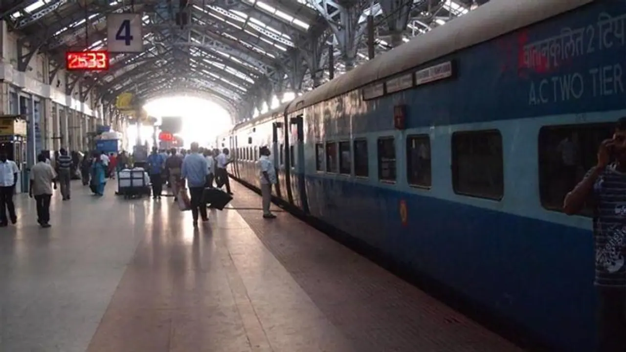 ರೈಲು ಖಾಸಗೀಕರಣ: ಸಚಿವರಿಂದ ಮಹತ್ವದ ಘೋಷಣೆ! ರೈಲು ಖಾಸಗೀಕರಣ: ಸಚಿವರಿಂದ ಮಹತ್ವದ ಘೋಷಣೆ!