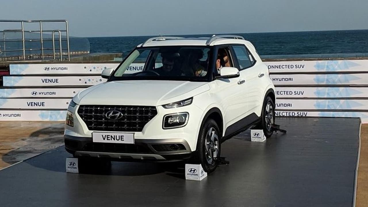 ಒಂದೇ ದಿನದಲ್ಲಿ ದಾಖಲೆ ಬರೆದ ನೂತನ ಹ್ಯುಂಡೈ ವೆನ್ಯೂ ಕಾರು!