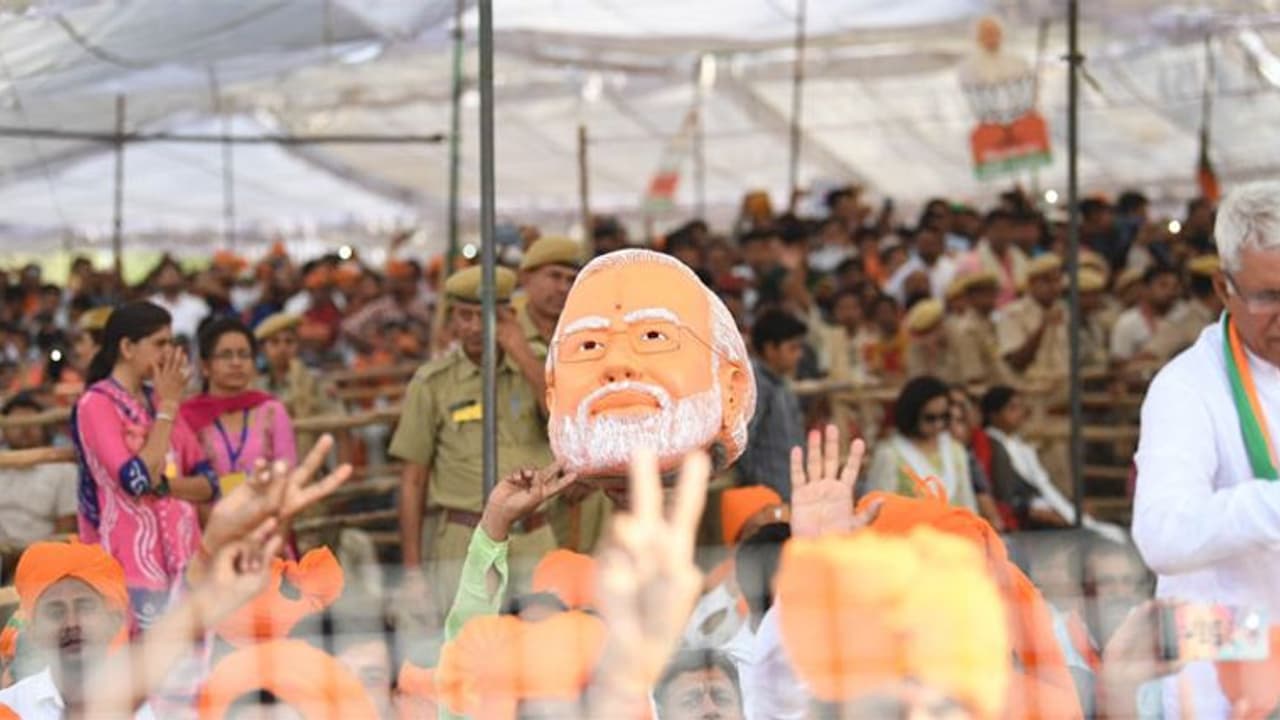 राफेल पर मोदी की दो टूक, कहा कांग्रेस का मिस्टर क्लीन बना भ्रष्ट नंबर वन