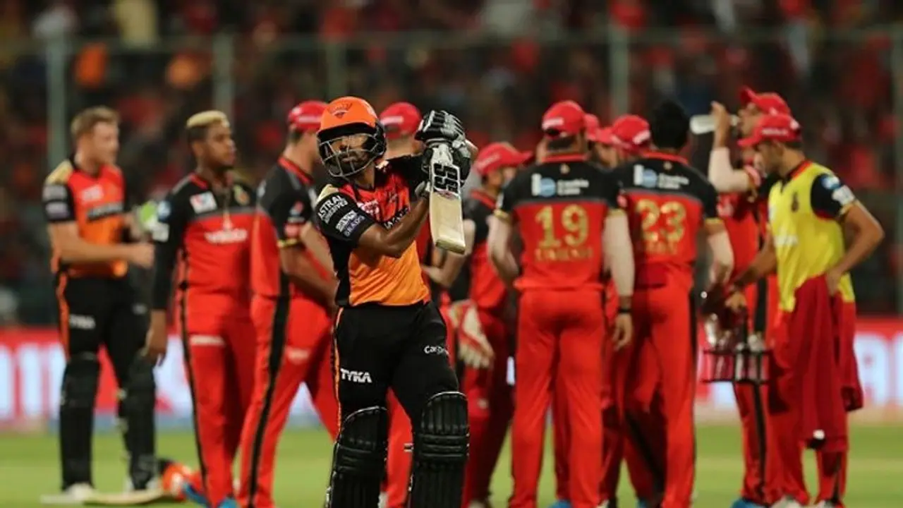 ವಿಲಿಯಮ್ಸನ್ ಹಾಫ್ ಸೆಂಚುರಿ RCBಗೆ 176 ರನ್ ಗುರಿ ವಿಲಿಯಮ್ಸನ್ ಹಾಫ್ ಸೆಂಚುರಿ RCBಗೆ 176 ರನ್ ಗುರಿ