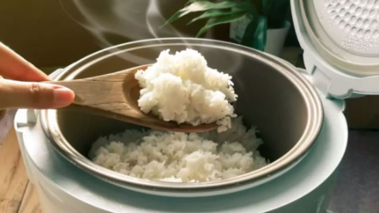 ശരിക്കും ചോറ് കഴിക്കുന്നത് വണ്ണം കൂടാന് കാരണമാകുന്നുണ്ടോ? ശരിക്കും ചോറ് കഴിക്കുന്നത് വണ്ണം കൂടാന് കാരണമാകുന്നുണ്ടോ?