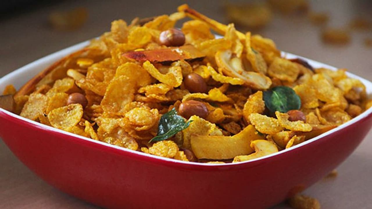 സൺഡേ സ്പെഷ്യൽ; എരിവുള്ള കോൺ ഫ്ളക്സ് മിക്സ്ച്ചർ തയ്യാറാക്കാം