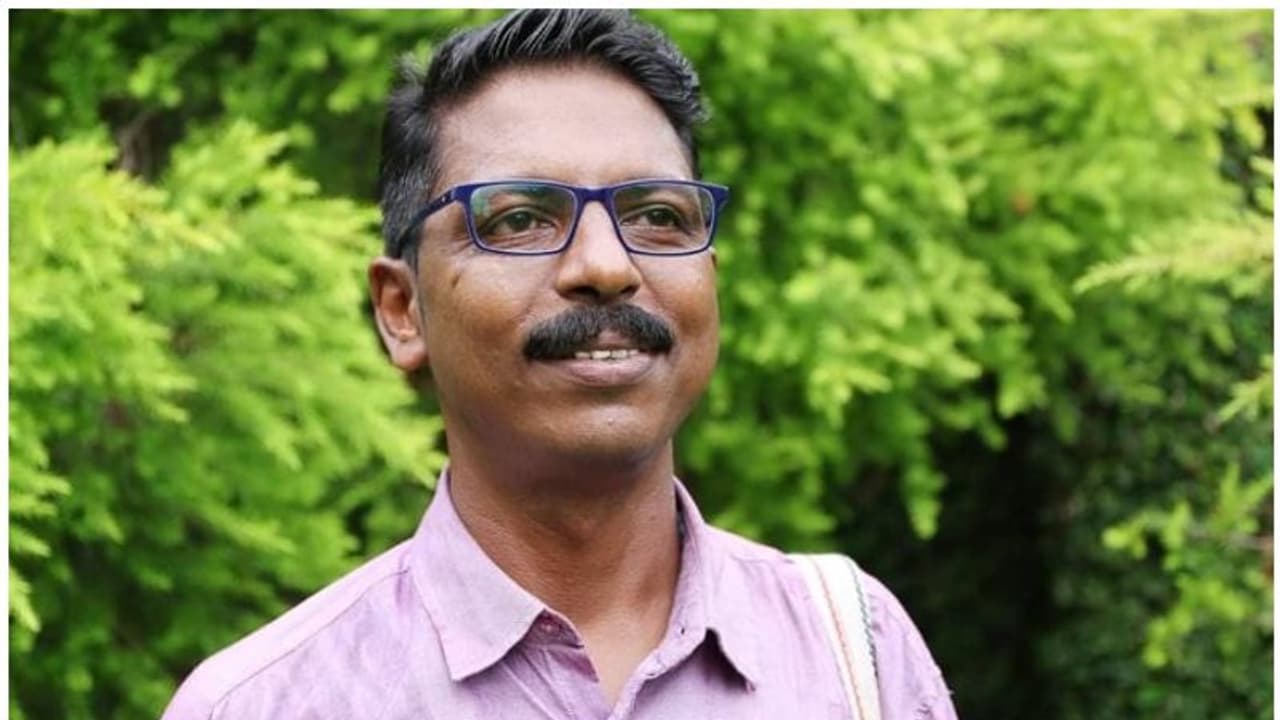 ജിനേഷ് മടപ്പള്ളി അവാർഡ് കുഴൂർ വിൽസന് ജിനേഷ് മടപ്പള്ളി അവാർഡ് കുഴൂർ വിൽസന്