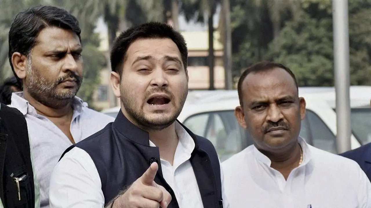 हेलीकॉप्टर को लेकर लड़े  तेज प्रताप और तेजस्वी, एक एयरपोर्ट से घर लौटा