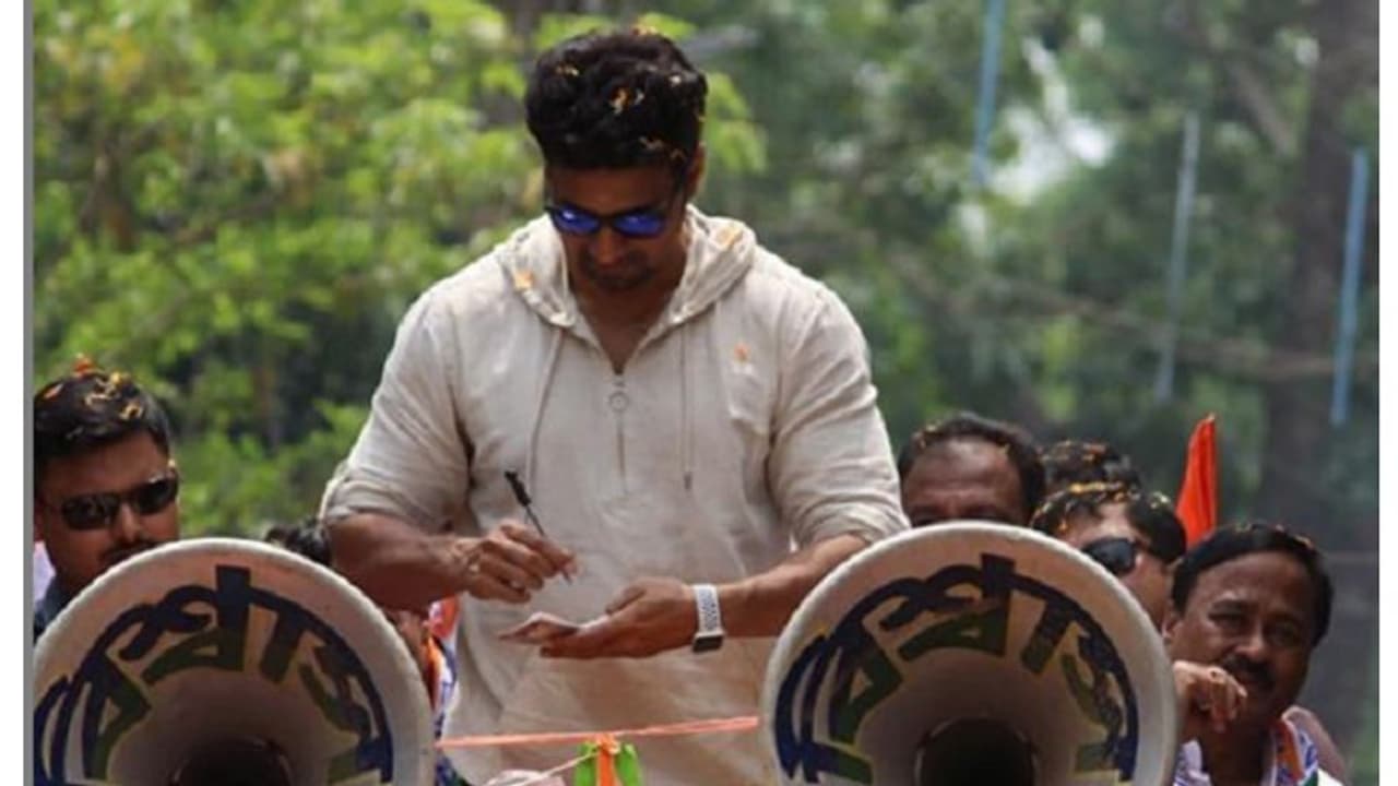 প্রসঙ্গ দেব, রাজনীতি ময়দানের নেতা যখন অভিনেতা, পরিচালকের কী অবস্থা প্রসঙ্গ দেব, রাজনীতি ময়দানের নেতা যখন অভিনেতা, পরিচালকের কী অবস্থা