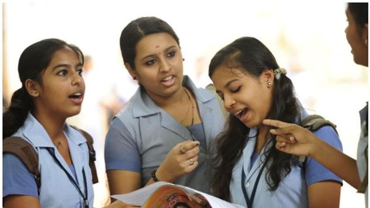  മലപ്പുറത്ത് അധിക പ്ലസ് ടു ബാച്ചുകളും പുതിയ പ്ലസ് ടു ബാച്ചുകളും അനുവദിക്കാൻ സർക്കാരിന് ഹൈക്കോടതി നിർദ്ദേശം