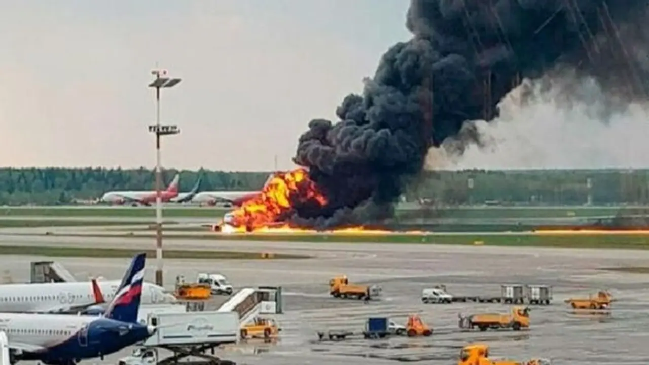 Moscow plane fire: 41 killed after Russian Aeroflot jet makes emergency landing
