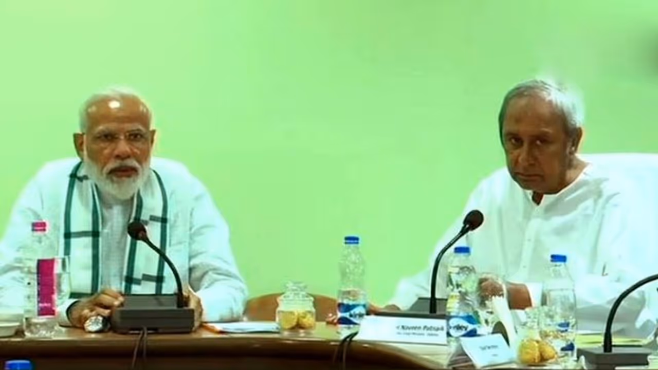 மோடிக்காக காத்திருக்காத நவீன் பட்நாயக்... ஒடிசாவில் ஊரடங்கு உத்தரவு நீட்டிப்பு... முதல்வர் அதிரடி அறிவிப்பு! மோடிக்காக காத்திருக்காத நவீன் பட்நாயக்... ஒடிசாவில் ஊரடங்கு உத்தரவு நீட்டிப்பு... முதல்வர் அதிரடி அறிவிப்பு!