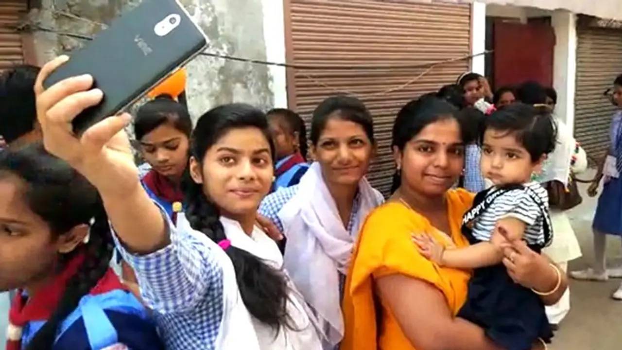 Karnataka Assembly Elections 2023: ಜನರ ಸೆಳೆಯಲು ಯುವ, ಹಸಿರು ಮತಗಟ್ಟೆ..! Karnataka Assembly Elections 2023: ಜನರ ಸೆಳೆಯಲು ಯುವ, ಹಸಿರು ಮತಗಟ್ಟೆ..!