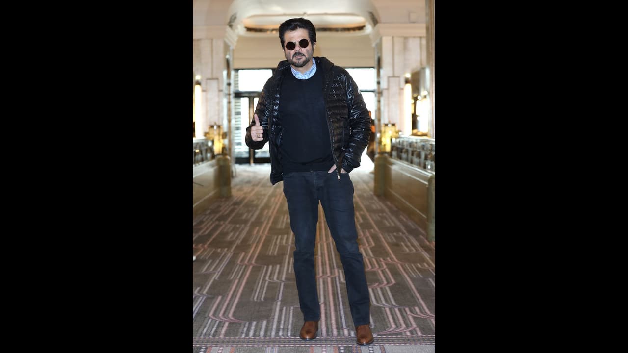 একান্তে বসে মাউথ অর্গান বাজাচ্ছেন 'জয়', শোলে র স্মৃতি উষ্কে অনিলের পোস্ট