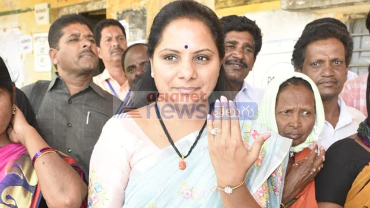 కేసీఆర్ ఆలోచన: తనయ కవితకు నో, రాజ్యసభకు పొంగులేటి కేసీఆర్ ఆలోచన: తనయ కవితకు నో, రాజ్యసభకు పొంగులేటి