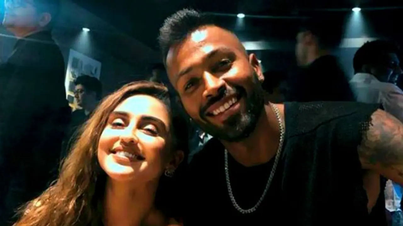 এবার 'কালু ভাইয়া' বিতর্কে হার্দিক, পেলেন ভক্তদের সমর্থন এবার 'কালু ভাইয়া' বিতর্কে হার্দিক, পেলেন ভক্তদের সমর্থন