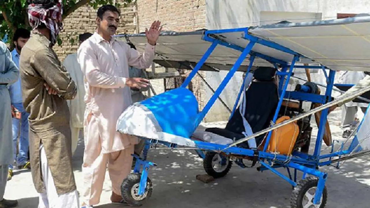 ವಿಮಾನ ನಿರ್ಮಿಸಿದ ಪಾಕಿಸ್ತಾನದ ಪಾಪ್ ಕಾರ್ನ್ ವ್ಯಾಪಾರಿ!