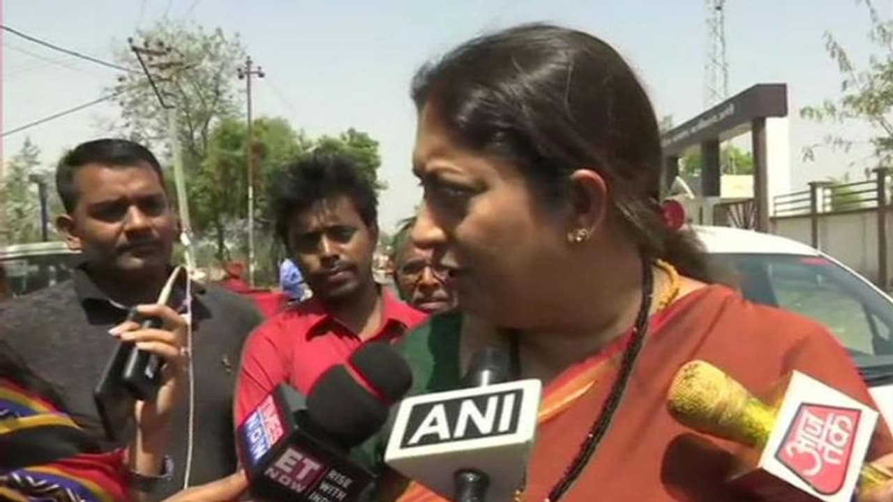 সাজানো ভিডিও, ভিত্তিহীন অভিযোগ! কমিশনে গিয়ে মুখ পুড়ল স্মৃতির সাজানো ভিডিও, ভিত্তিহীন অভিযোগ! কমিশনে গিয়ে মুখ পুড়ল স্মৃতির