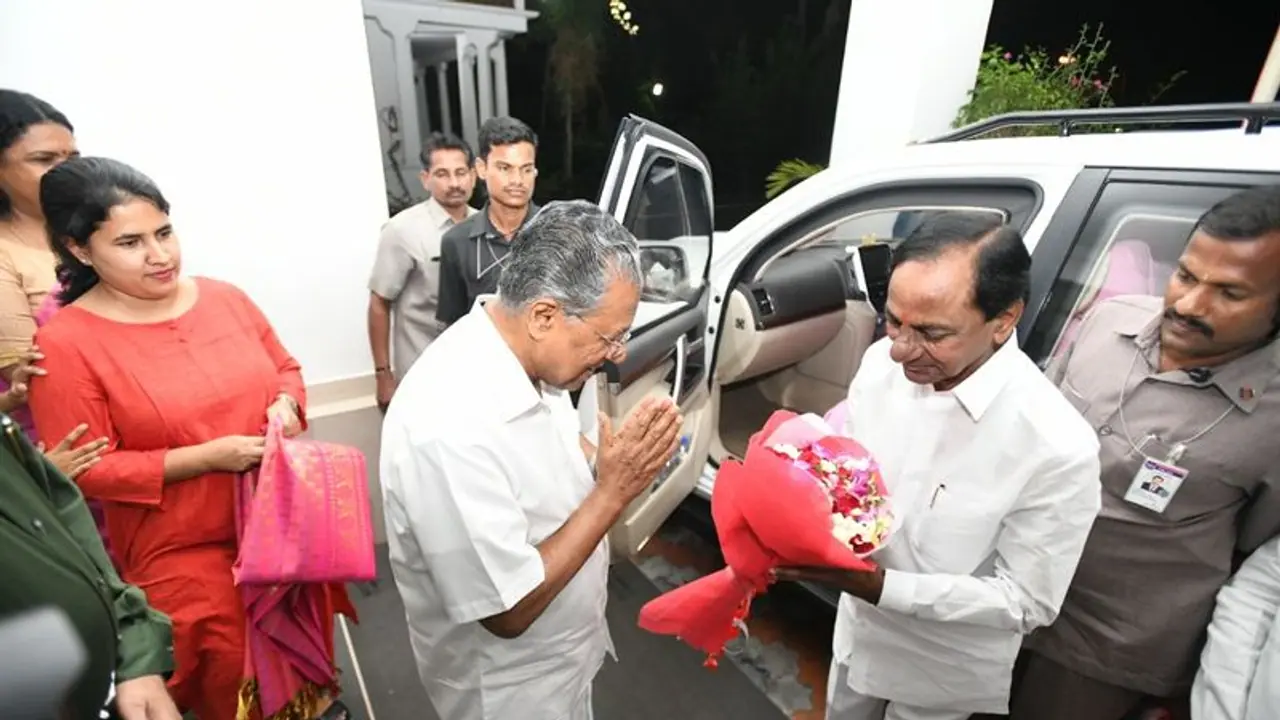 ప్రధాని అభ్యర్ధిని నిర్ణయించలేదు: కేసీఆర్తో చర్చలపై విజయన్ ప్రధాని అభ్యర్ధిని నిర్ణయించలేదు: కేసీఆర్తో చర్చలపై విజయన్