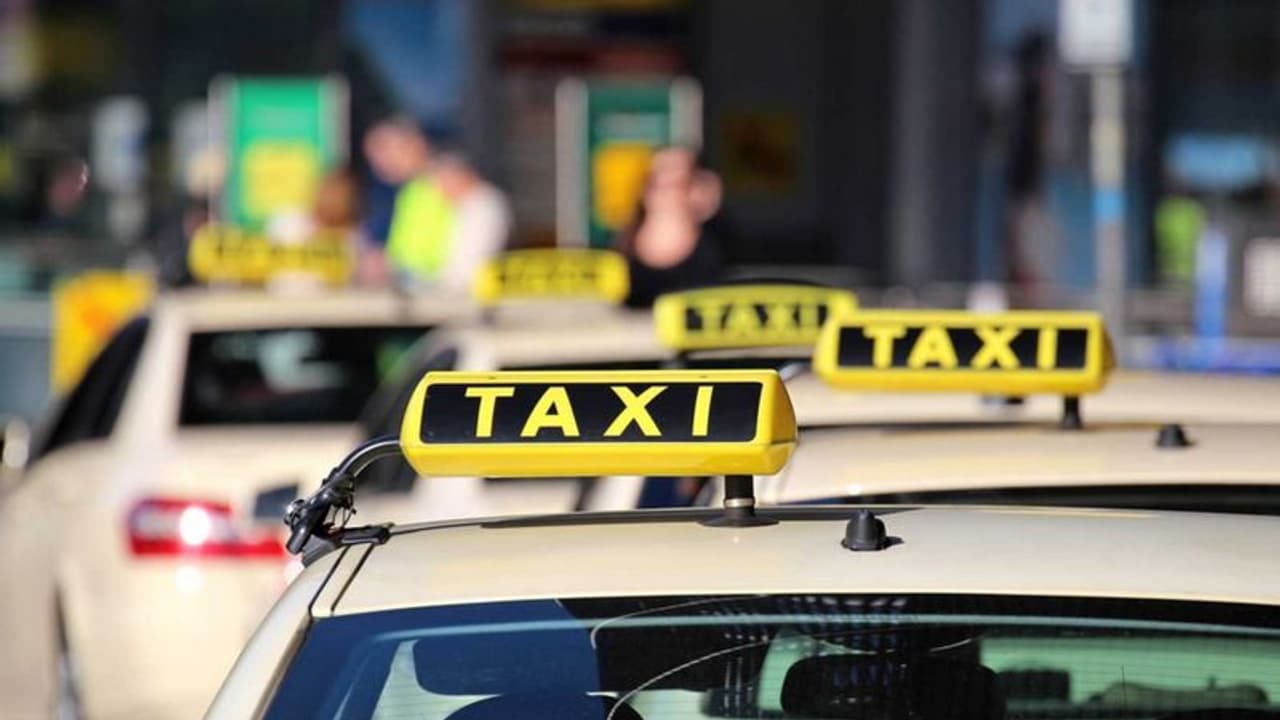 লকডাউনে ট্যাক্সি সফর, দিল্লি বিমানবন্দর থেকে নয়ডা গাজিয়াবাদে যেতে গুণতে হচ্ছে কমপক্ষে ১০ হাজার