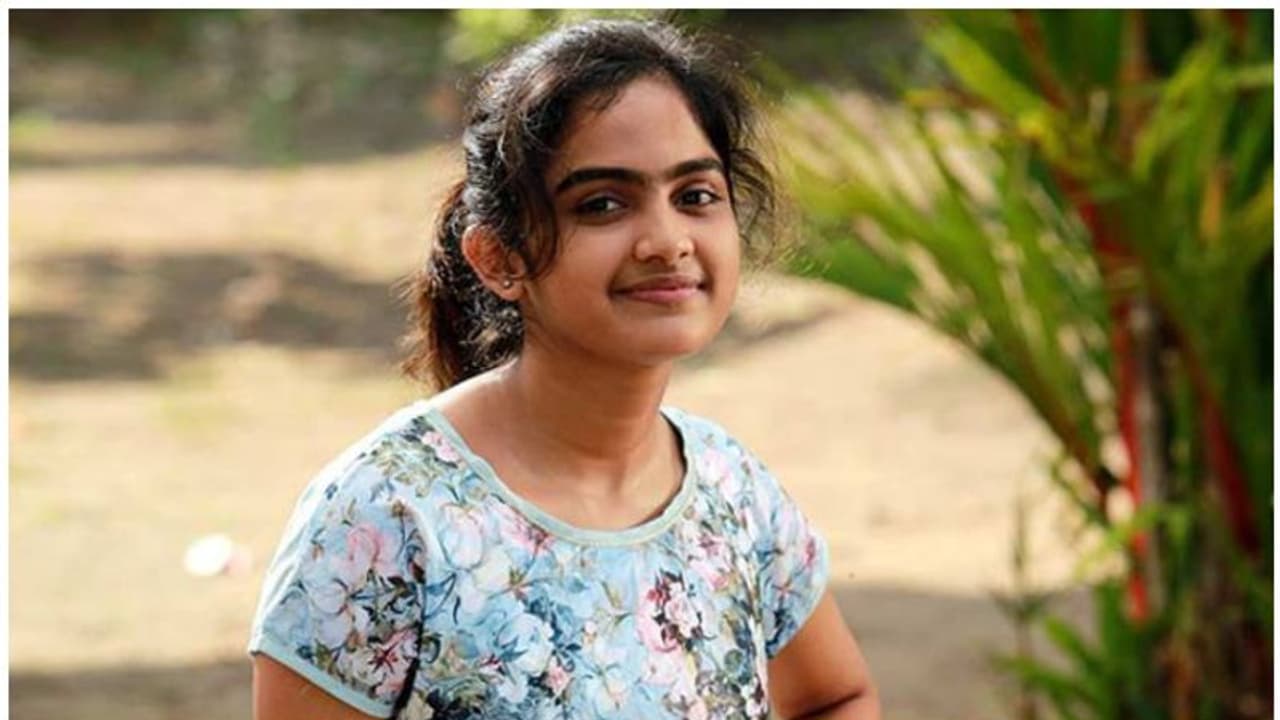 ഞാൻ പ്രകാശനിലെ നായിക ദേവികയ്ക്ക് പത്താം ക്ലാസ്സില് എ പ്ലസ് വിജയം ഞാൻ പ്രകാശനിലെ നായിക ദേവികയ്ക്ക് പത്താം ക്ലാസ്സില് എ പ്ലസ് വിജയം