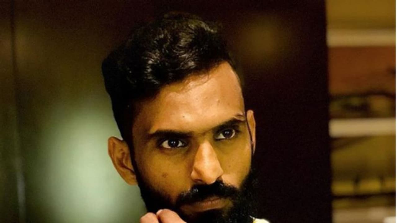 'നമ്മള് എന്നും അവര് എന്നും ഉള്ള വേര്തിരിവില്ല'; പിന്തുണയുമായി സി കെ വിനീത് 'നമ്മള് എന്നും അവര് എന്നും ഉള്ള വേര്തിരിവില്ല'; പിന്തുണയുമായി സി കെ വിനീത്