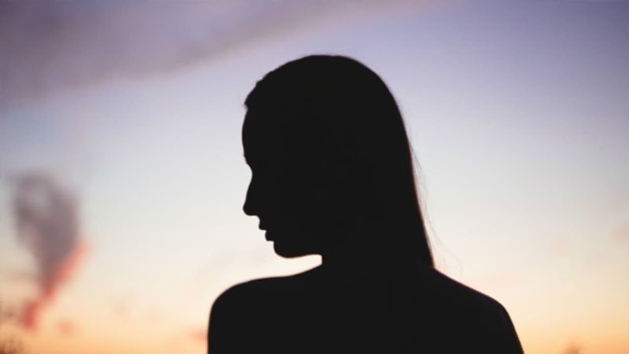 బ్లాక్ మెయిల్ చేస్తూ నటిపై డాక్టర్ అత్యాచారం.. బ్లాక్ మెయిల్ చేస్తూ నటిపై డాక్టర్ అత్యాచారం..