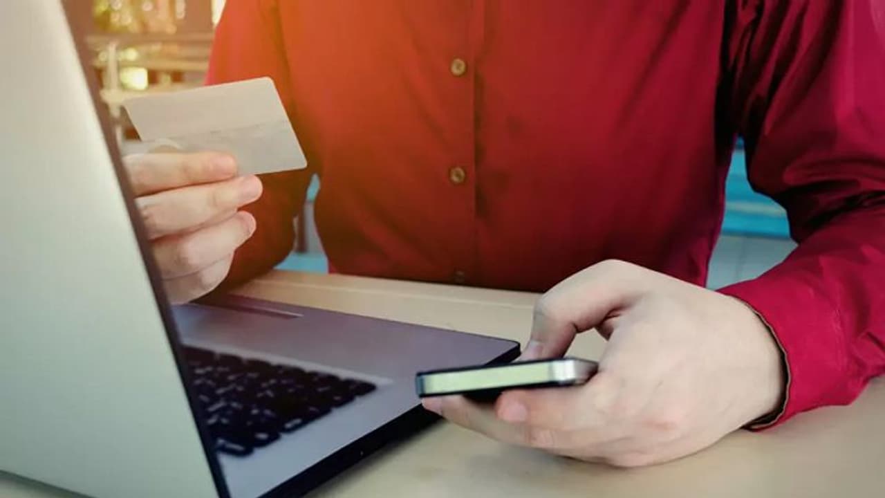 ಜೂ.1ರಿಂದ ಕ್ಯಾಶ್ಲೆಸ್ ವಿಮೆ ಸೇವೆ ಬಂದ್? ಜೂ.1ರಿಂದ ಕ್ಯಾಶ್ಲೆಸ್ ವಿಮೆ ಸೇವೆ ಬಂದ್?