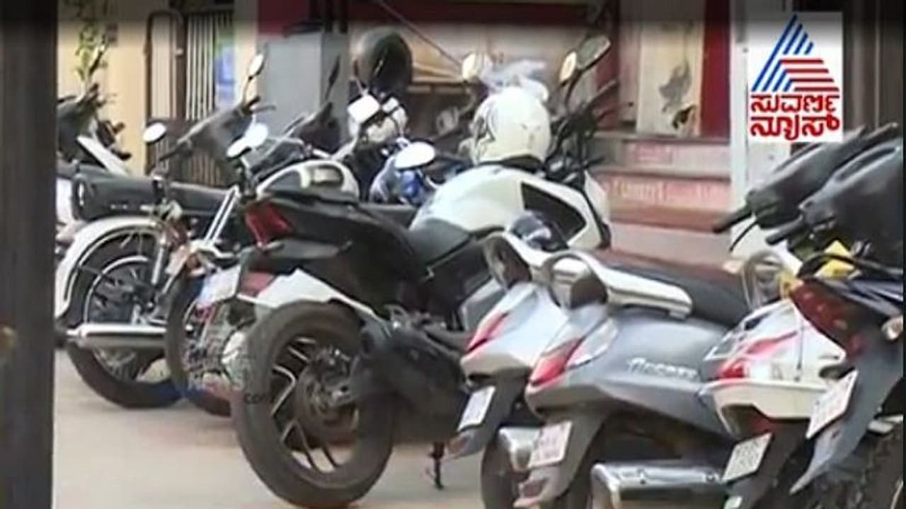 ಟೆಂಡರ್ ಶ್ಯೂರ್ ಫುಟ್ಪಾತ್ ಪಾರ್ಕಿಂಗ್ ಸ್ಪಾಟ್ ಆಗಿದೆ! ಟೆಂಡರ್ ಶ್ಯೂರ್ ಫುಟ್ಪಾತ್ ಪಾರ್ಕಿಂಗ್ ಸ್ಪಾಟ್ ಆಗಿದೆ!