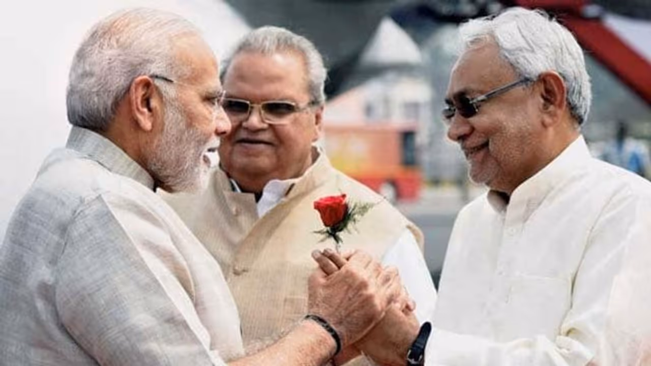 'ജനമാണ് യജമാന്മാർ': മൗനം വെടിഞ്ഞ് നിതീഷ്, പ്രധാനമന്ത്രിക്ക് നന്ദി 'ജനമാണ് യജമാന്മാർ': മൗനം വെടിഞ്ഞ് നിതീഷ്, പ്രധാനമന്ത്രിക്ക് നന്ദി