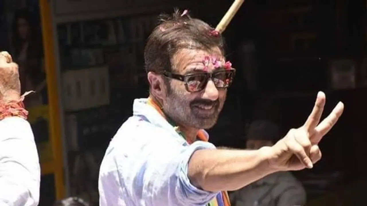 Pal Pal Dil Ke Paas: Sunny Deol’s ‘dhai kilo ka haath’ to now find director’s viewfinder