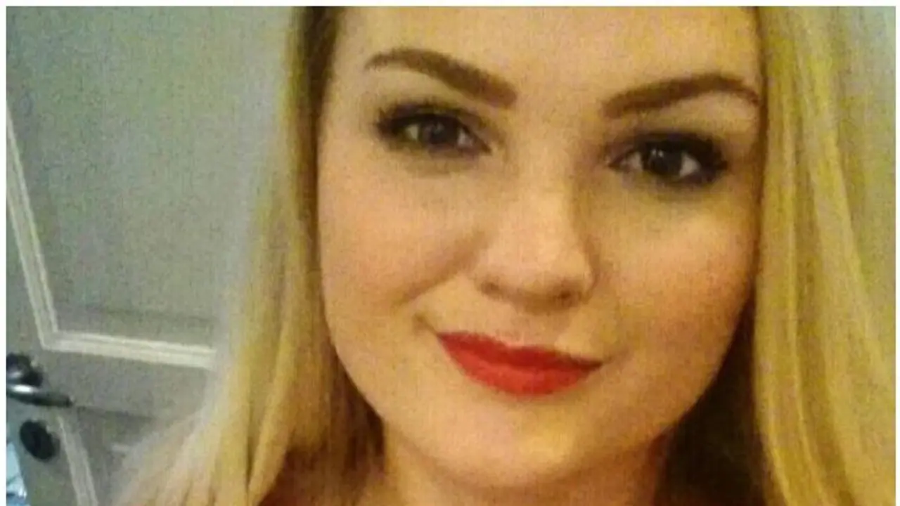 തെരുവ് നായ്ക്കുട്ടിയെ രക്ഷിക്കാന് ശ്രമിക്കുന്നതിനിടെ കടിയേറ്റ 24കാരിക്ക് ദാരുണാന്ത്യം തെരുവ് നായ്ക്കുട്ടിയെ രക്ഷിക്കാന് ശ്രമിക്കുന്നതിനിടെ കടിയേറ്റ 24കാരിക്ക് ദാരുണാന്ത്യം