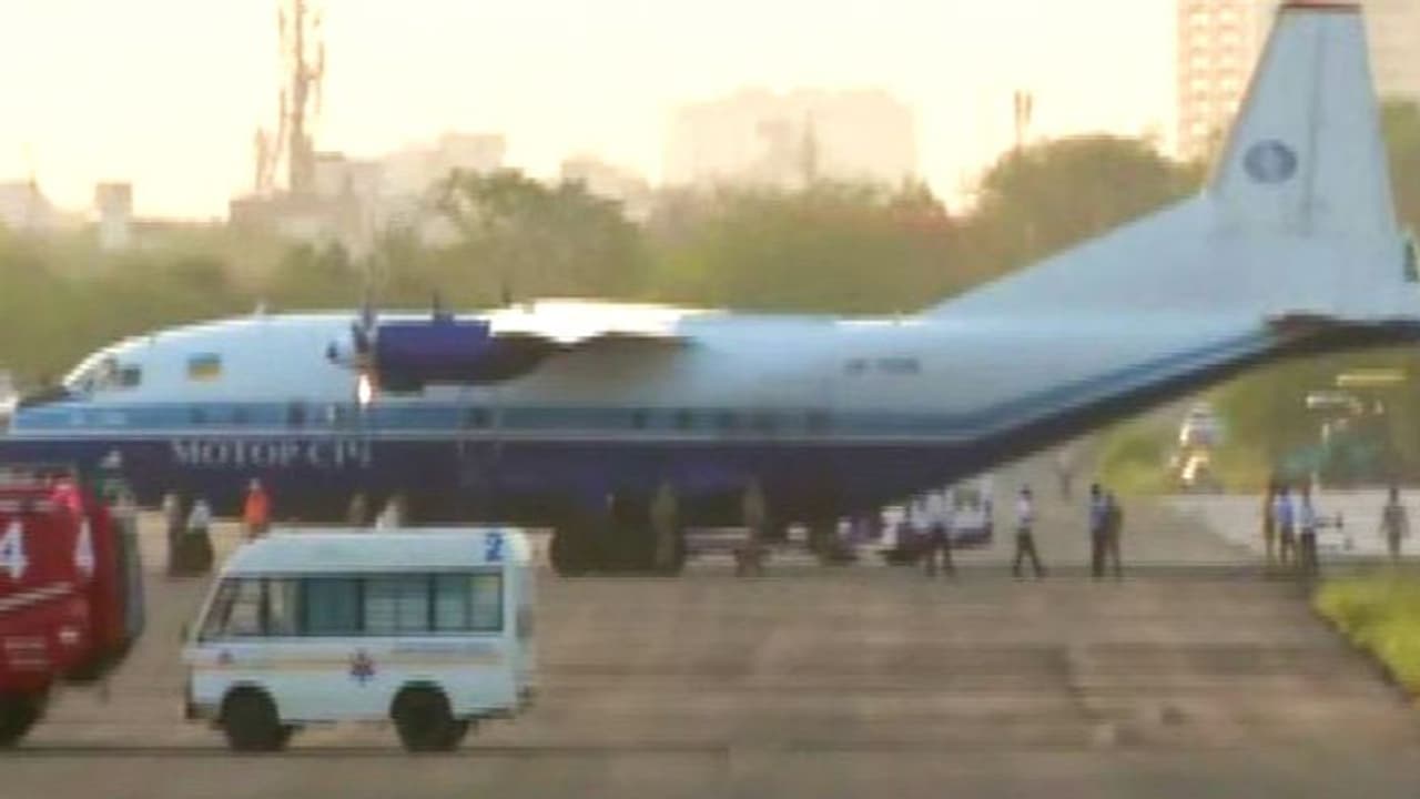 আকাশ সীমা লঙ্ঘন করাচি থেকে আসা বিমানের! তাড়া করে নামাল সুখোই, দেখুন ভিডিও আকাশ সীমা লঙ্ঘন করাচি থেকে আসা বিমানের! তাড়া করে নামাল সুখোই, দেখুন ভিডিও