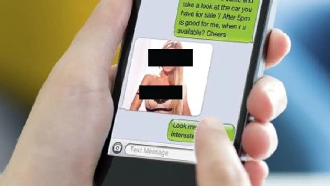 ಸೆಕ್ಸ್ಟಿಂಗ್ ಚಾಳಿ: ನಗ್ನ ಫೋಟೋಗಳು ಲೀಕ್ ಆಗೋ ಚಾನ್ಸ್ ಇದೆ ಹುಷಾರು! ಸೆಕ್ಸ್ಟಿಂಗ್ ಚಾಳಿ: ನಗ್ನ ಫೋಟೋಗಳು ಲೀಕ್ ಆಗೋ ಚಾನ್ಸ್ ಇದೆ ಹುಷಾರು!