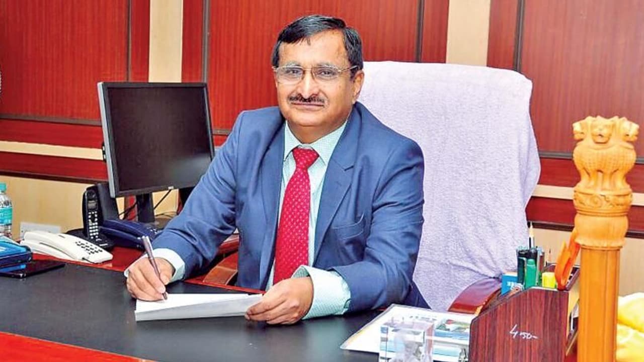 முடிந்தது சூரப்பாவின் கதை.. அண்ணா பல்கலை கழகத்திற்கு புதிய துணை வேந்தர்.. ஆளுநர் அதிரடி உத்தரவு.