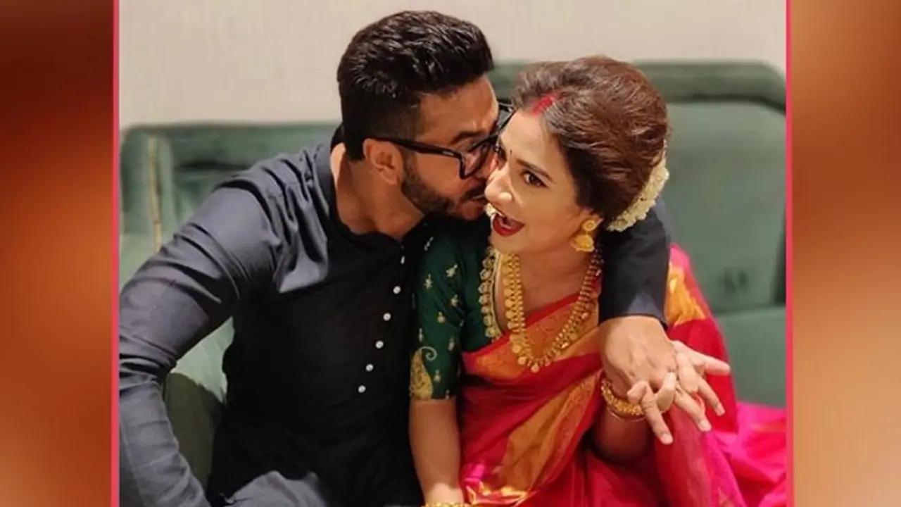 দেখতে দেখতে কেটে গেল দু'বছর, লকডাউনে কেমন চলছে বিবাহবার্ষিকীর প্রস্তুতি দেখতে দেখতে কেটে গেল দু'বছর, লকডাউনে কেমন চলছে বিবাহবার্ষিকীর প্রস্তুতি