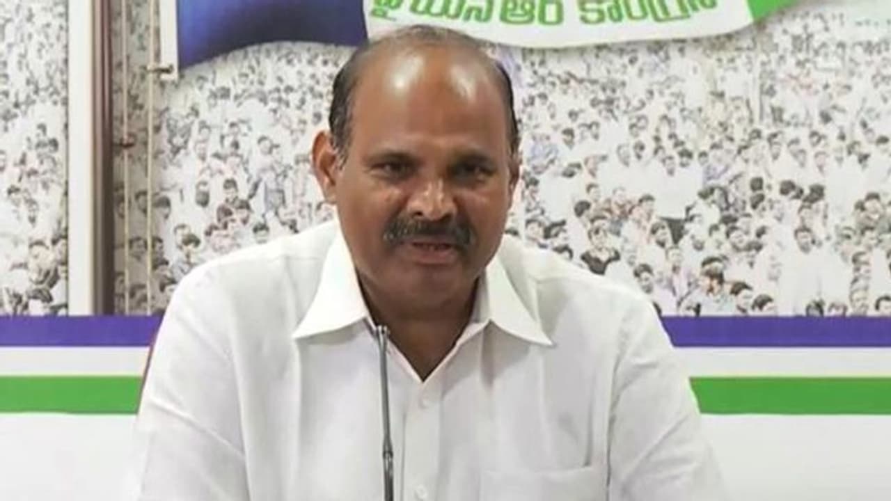 ఆర్టీసీ బంగారు బాతు, కబళించేందుకు బాబు మనుషులు కుట్ర: పార్థసారథి ఆర్టీసీ బంగారు బాతు, కబళించేందుకు బాబు మనుషులు కుట్ర: పార్థసారథి