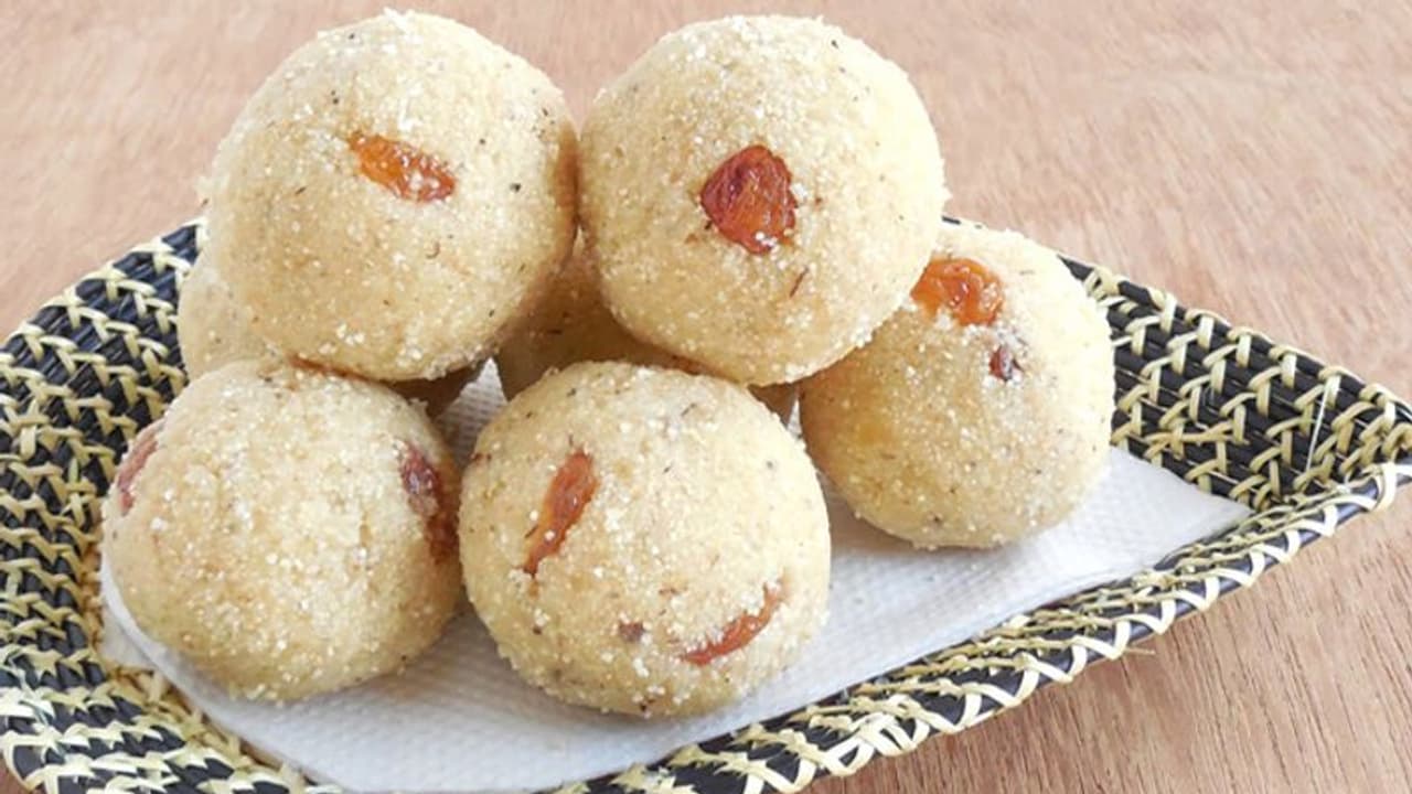 കിടിലൻ 'റവ ലഡു' തയ്യാറാക്കാം കിടിലൻ 'റവ ലഡു' തയ്യാറാക്കാം