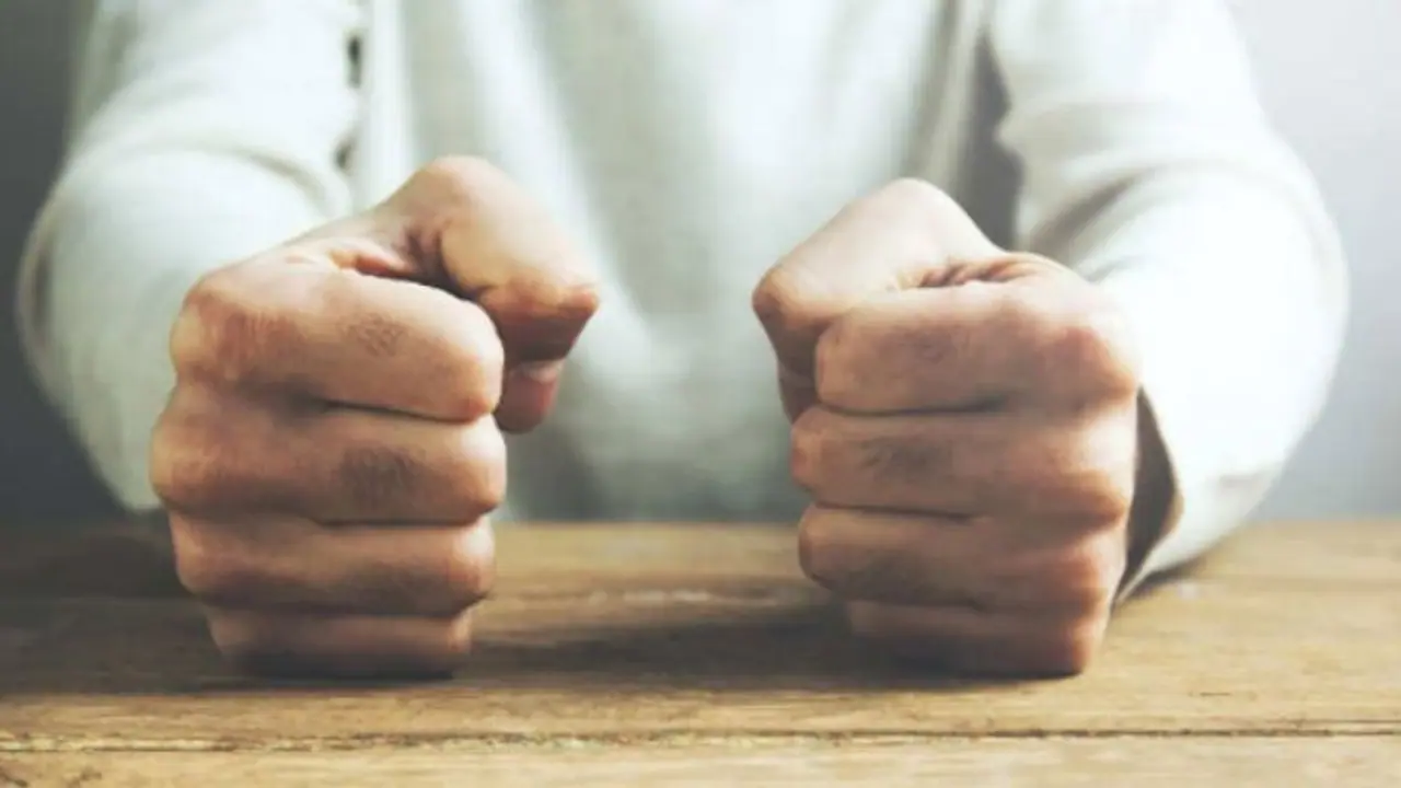 നിങ്ങള്ക്ക് ദേഷ്യമാണോ സങ്കടമാണോ പെട്ടെന്ന് വരാറ്? നിങ്ങള്ക്ക് ദേഷ്യമാണോ സങ്കടമാണോ പെട്ടെന്ന് വരാറ്?