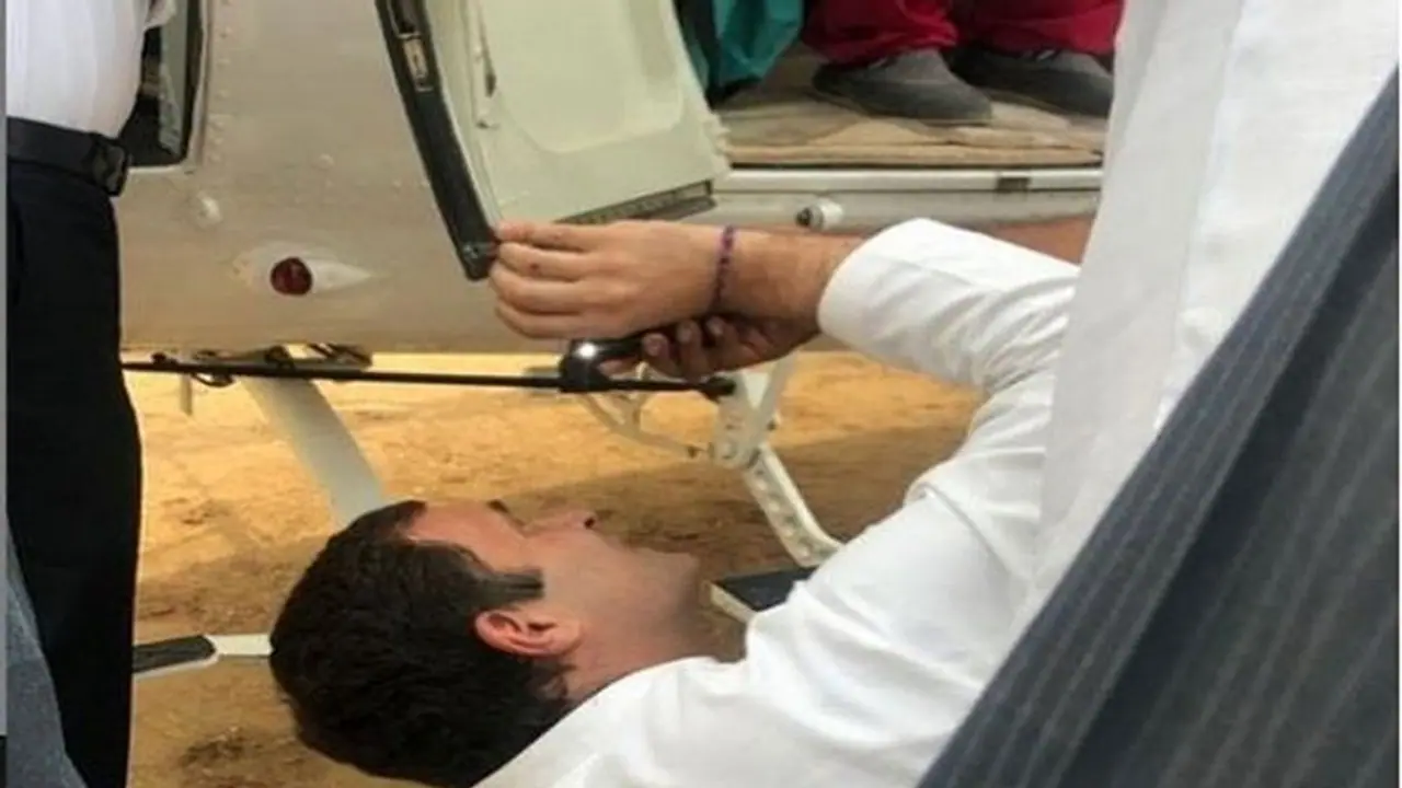 ಭಲೇ ರಾಹುಲ್: ಕೆಟ್ಟು ನಿಂತ ಹೆಲಿಕಾಪ್ಟರ್ ರಿಪೇರಿ ಮಾಡಿದ ಕೈ ನಾಯಕ! ಭಲೇ ರಾಹುಲ್: ಕೆಟ್ಟು ನಿಂತ ಹೆಲಿಕಾಪ್ಟರ್ ರಿಪೇರಿ ಮಾಡಿದ ಕೈ ನಾಯಕ!