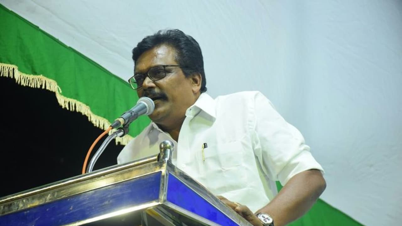 Tamil Nadu: Thanga Tamilselvan leaves AMMK for DMK after AIADMK talks fail