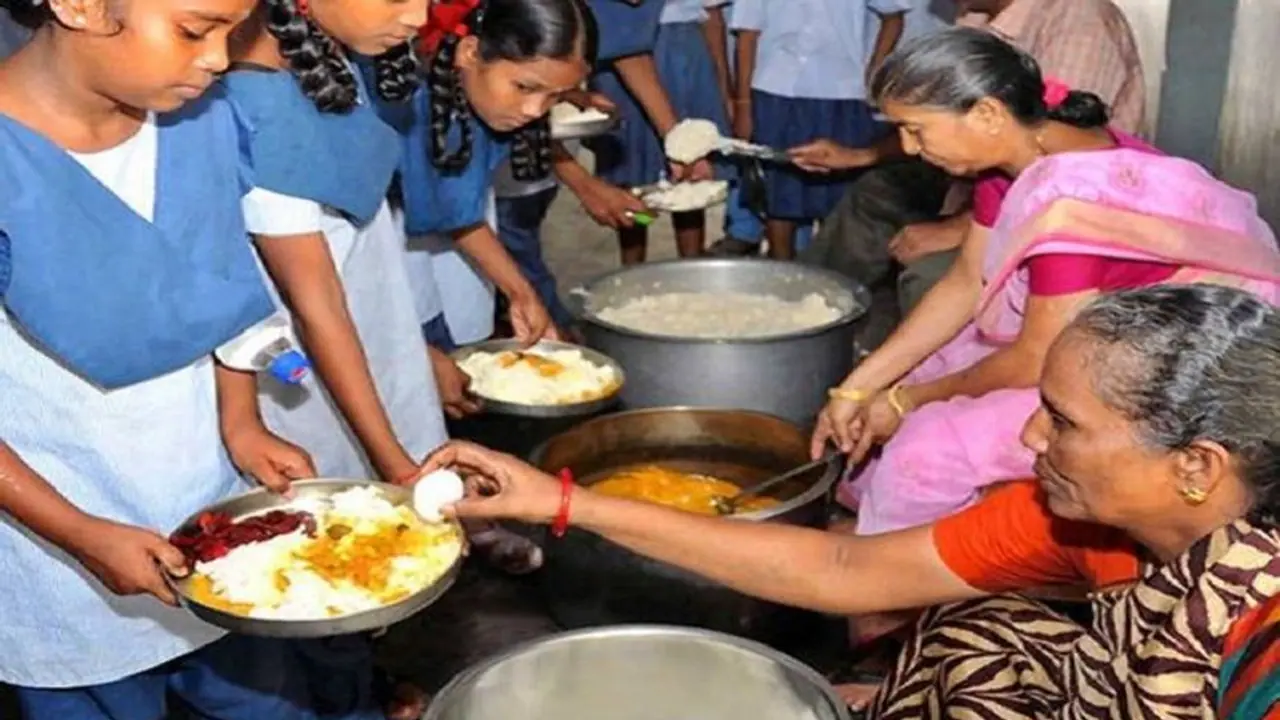 3 year old dies after falling into boiling pot of veggies meant for midday meal