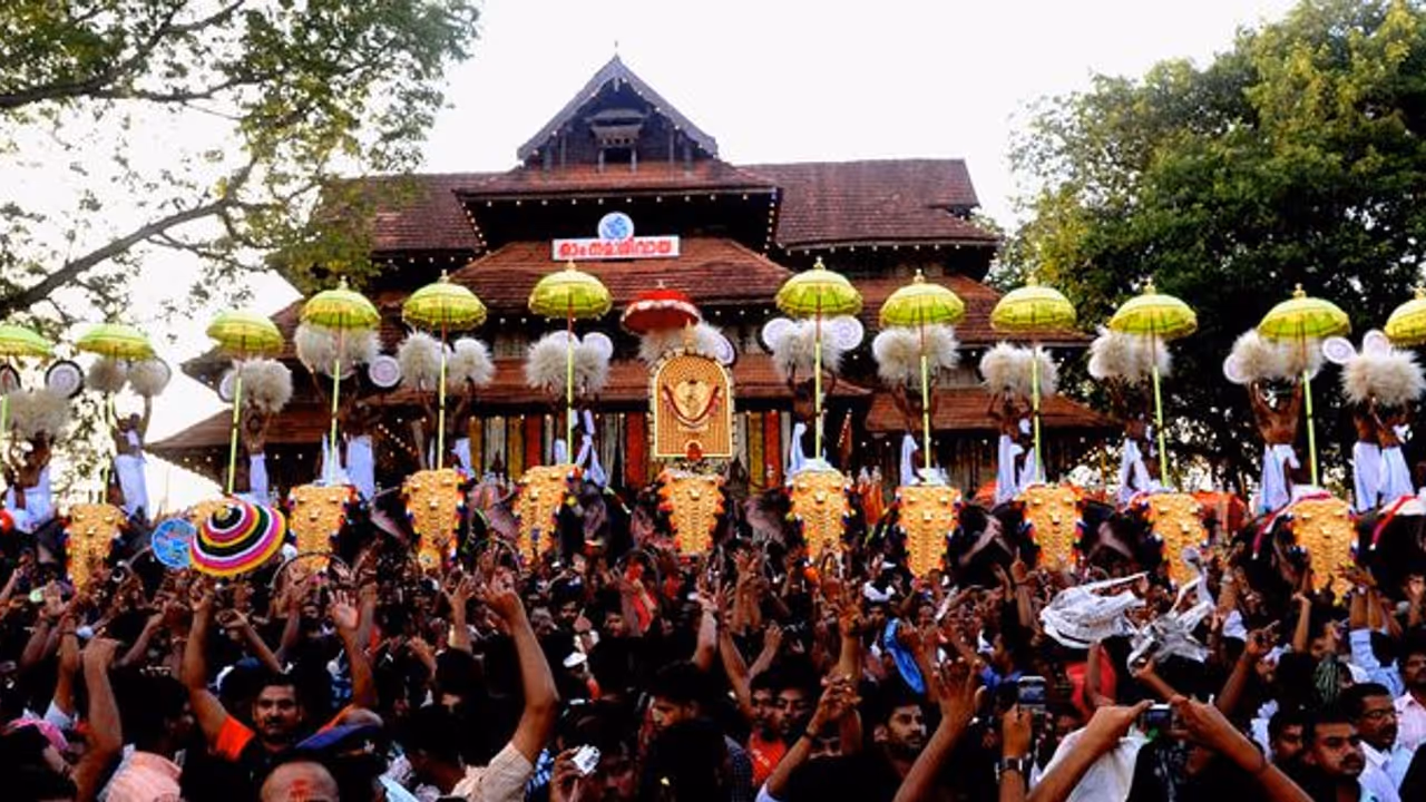 കൊവിഡ്: തൃശ്ശൂർ പൂരം നടത്തേണ്ടെന്ന് ധാരണ; ഗുരുവായൂരിൽ ഓൺലൈൻ വഴിപാടുകൾക്ക് സൗകര്യം കൊവിഡ്: തൃശ്ശൂർ പൂരം നടത്തേണ്ടെന്ന് ധാരണ; ഗുരുവായൂരിൽ ഓൺലൈൻ വഴിപാടുകൾക്ക് സൗകര്യം