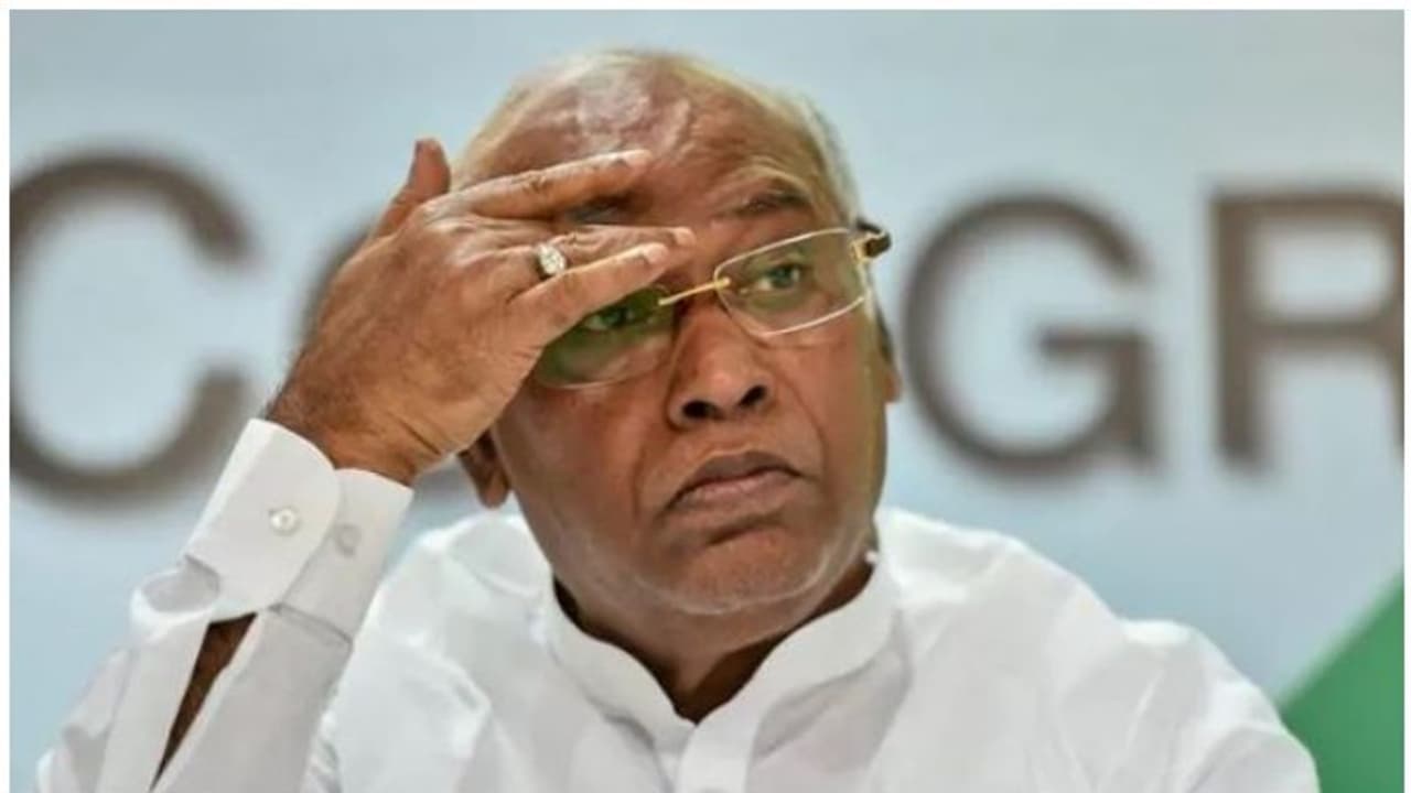 Senior Congress leader Mallikarjun Kharge questioned by ED officials in National Herald case