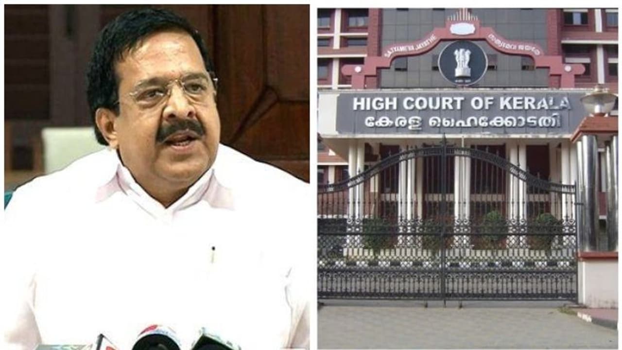 പൊലീസ് പോസ്റ്റൽ വോട്ടിലെ തിരിമറി: പ്രതിപക്ഷ നേതാവ് ഇന്ന് ഹൈക്കോടതിയെ സമീപിക്കും പൊലീസ് പോസ്റ്റൽ വോട്ടിലെ തിരിമറി: പ്രതിപക്ഷ നേതാവ് ഇന്ന് ഹൈക്കോടതിയെ സമീപിക്കും