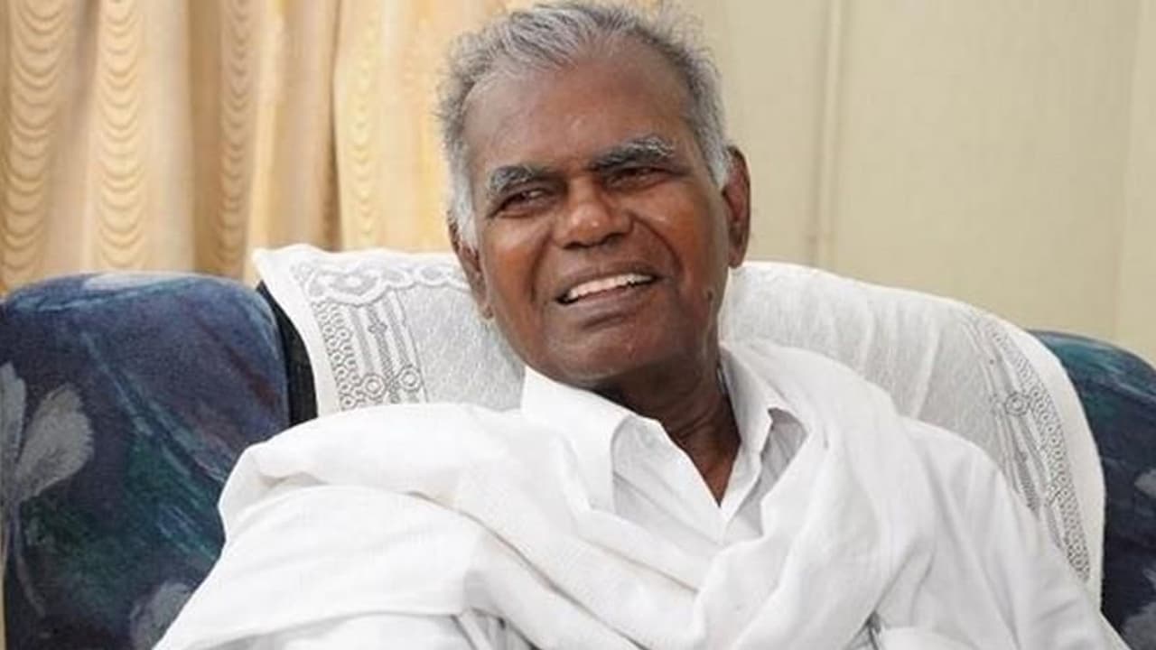 சிகிச்சையில் இருந்து வீடு திரும்பினார் கம்யூனிஸ்ட் மூத்த தலைவர் நல்லக்கண்ணு..! சிகிச்சையில் இருந்து வீடு திரும்பினார் கம்யூனிஸ்ட் மூத்த தலைவர் நல்லக்கண்ணு..!